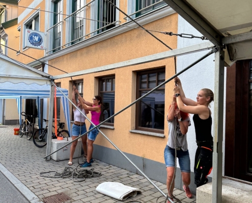 Zeltaufbau Marktfest